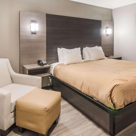 Quality Inn & Suites Fort Worth Extérieur photo
