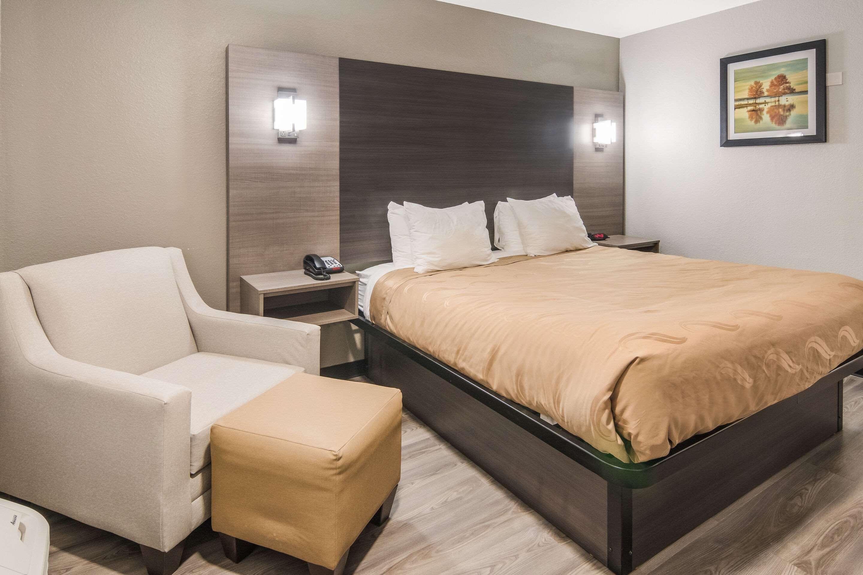 Quality Inn & Suites Fort Worth Extérieur photo