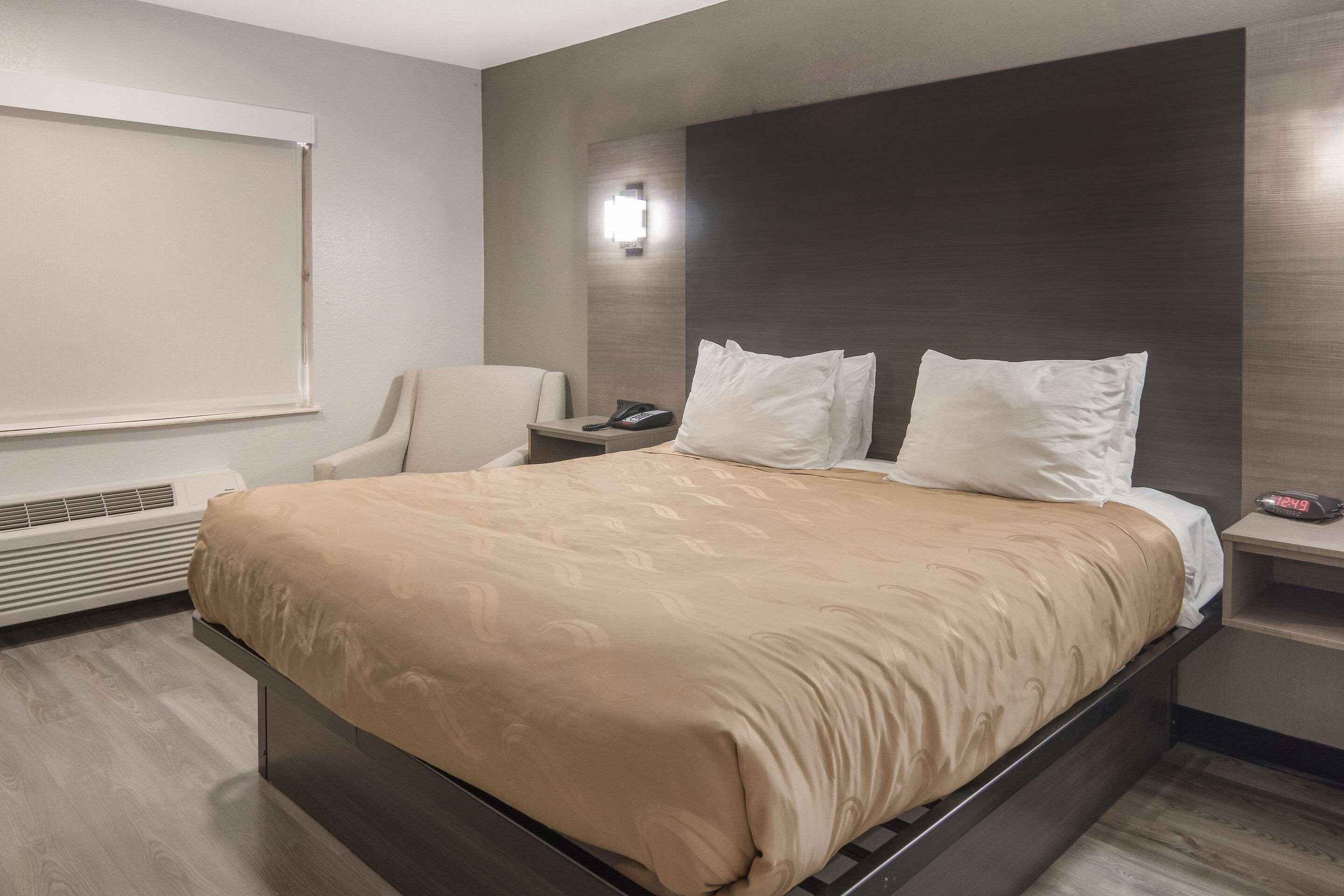 Quality Inn & Suites Fort Worth Extérieur photo