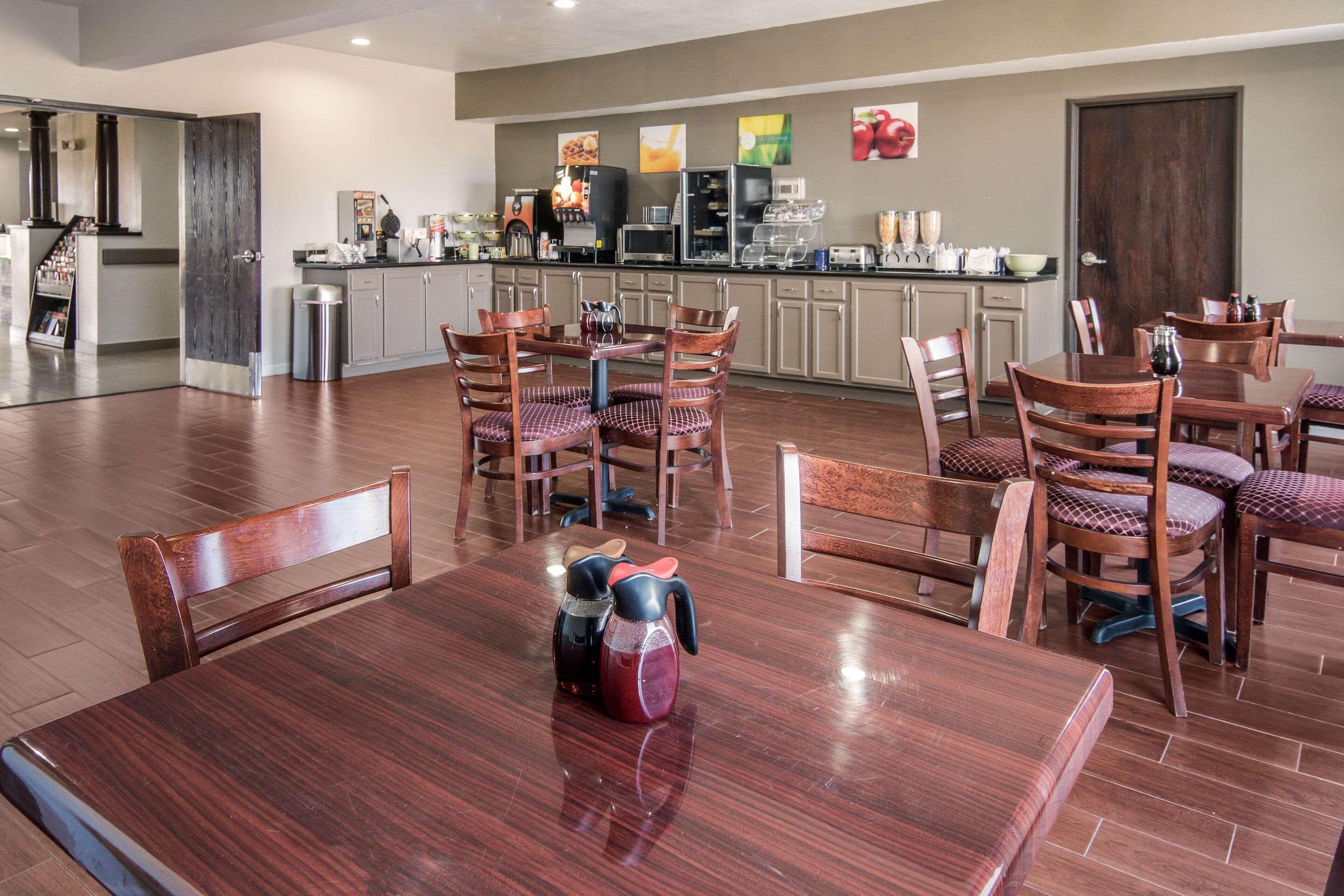 Quality Inn & Suites Fort Worth Extérieur photo