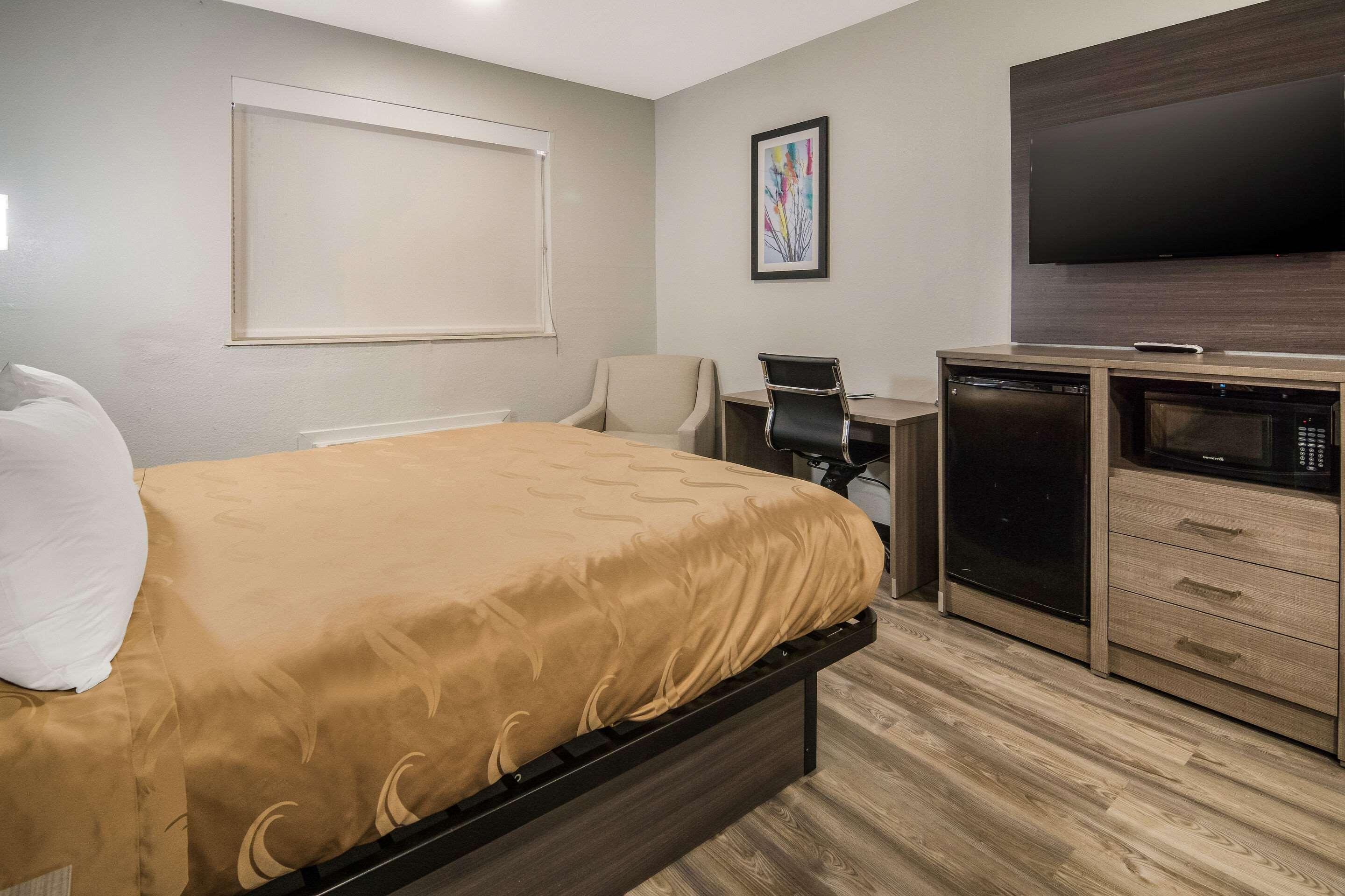 Quality Inn & Suites Fort Worth Extérieur photo