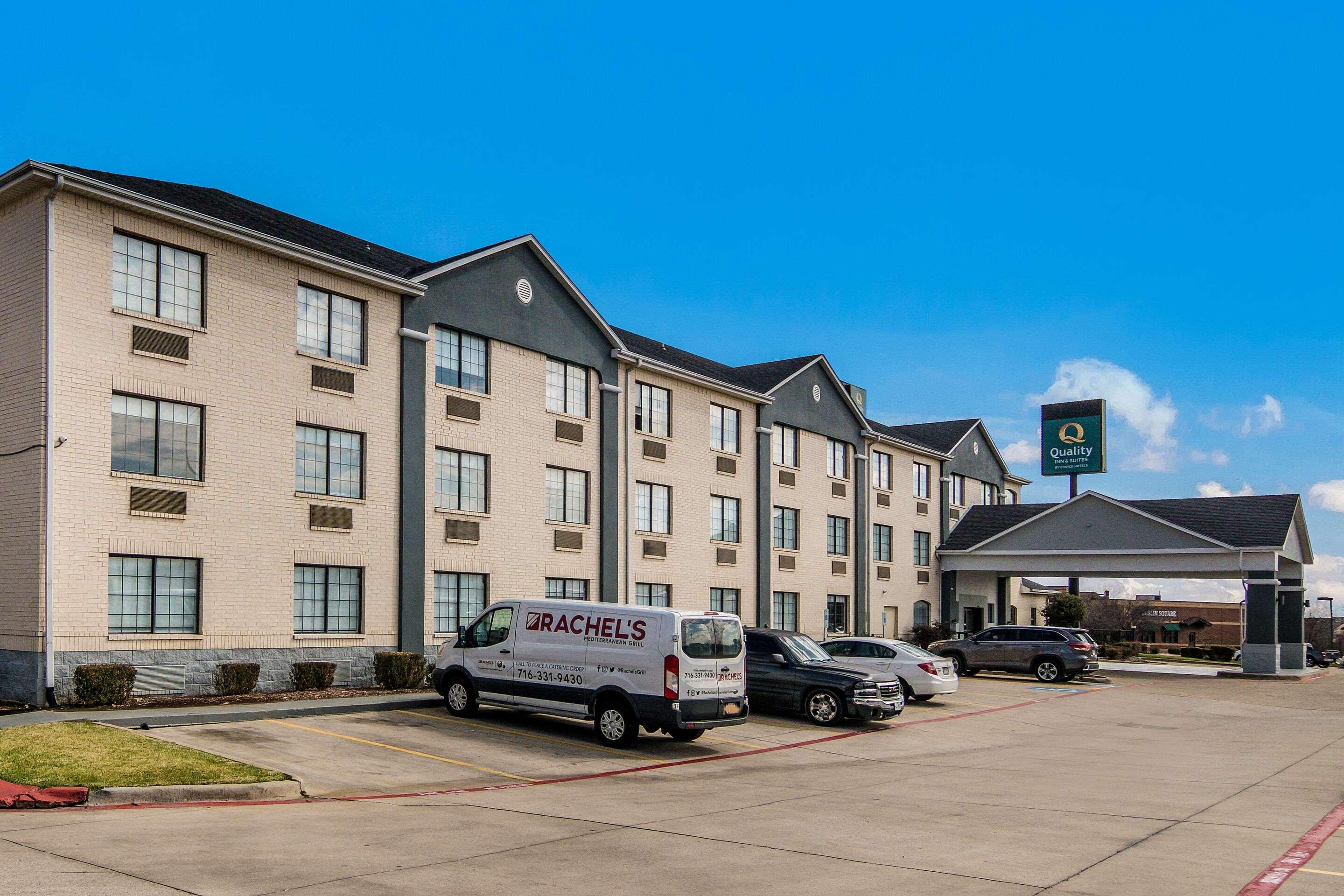 Quality Inn & Suites Fort Worth Extérieur photo