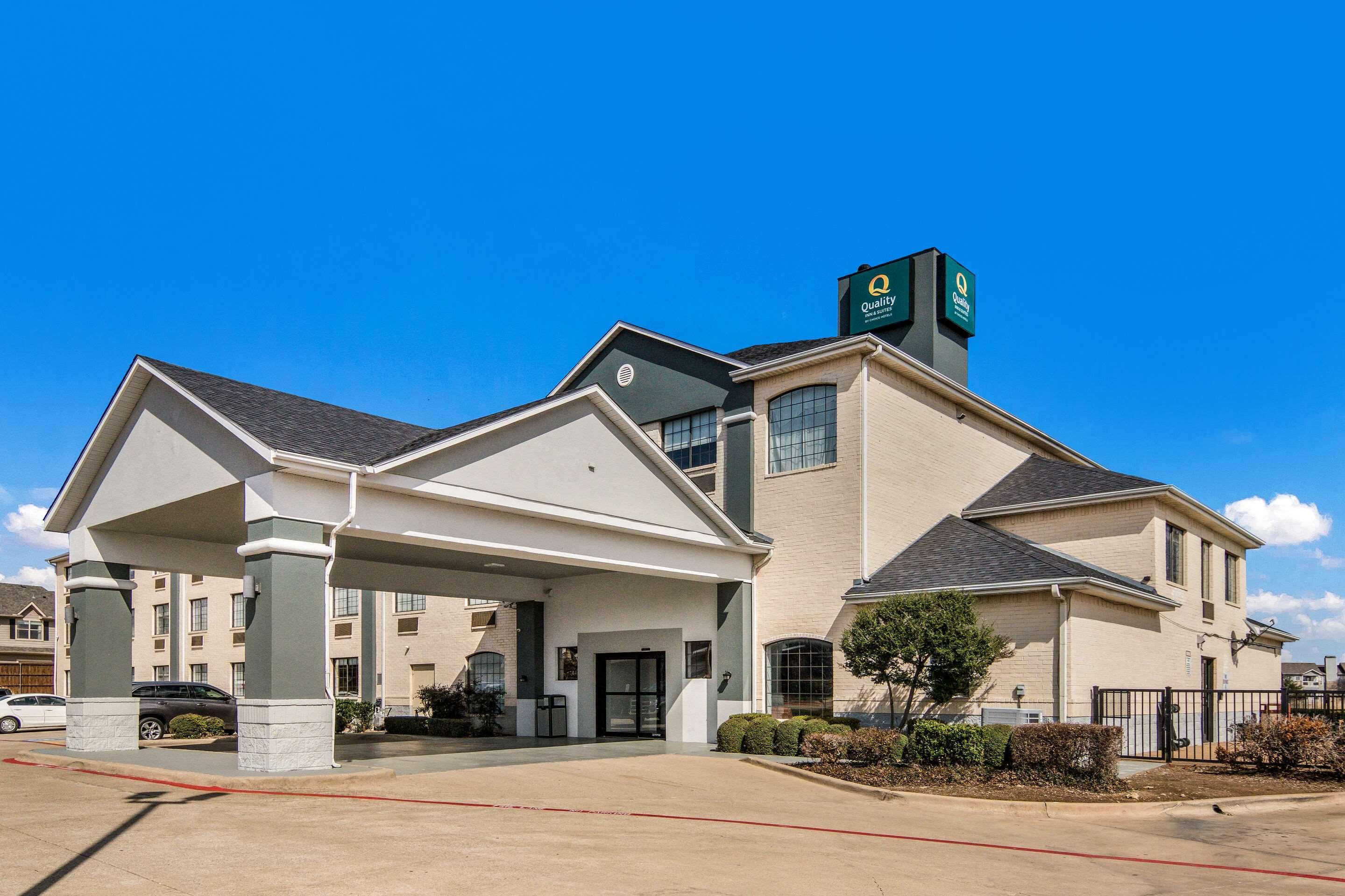 Quality Inn & Suites Fort Worth Extérieur photo
