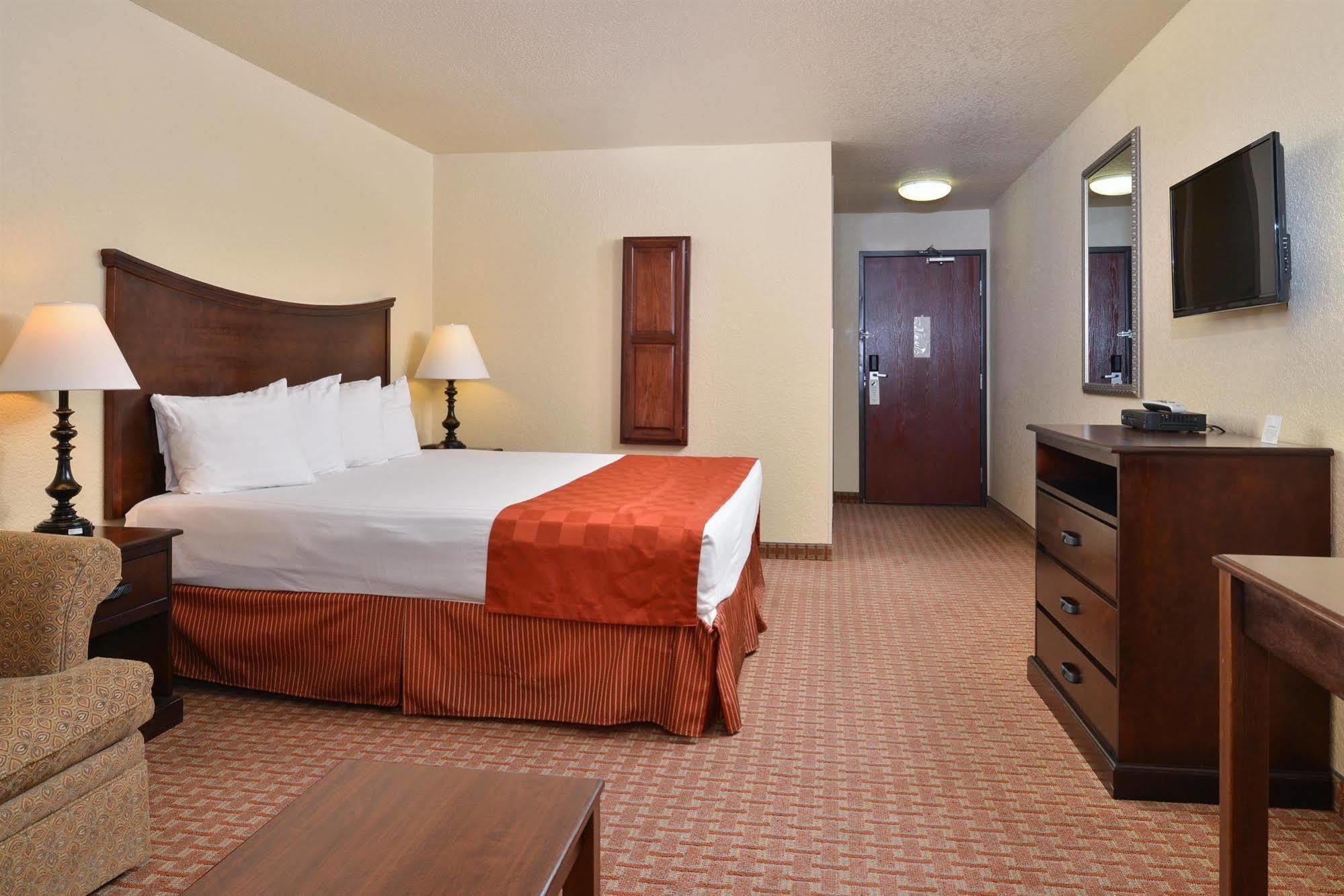 Quality Inn & Suites Fort Worth Extérieur photo