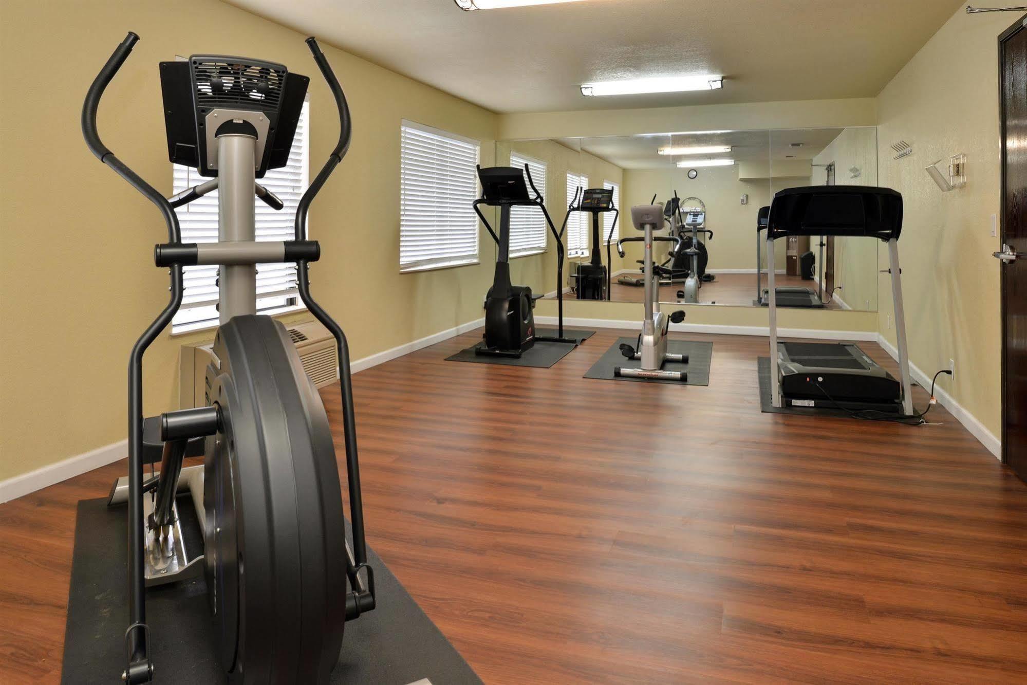 Quality Inn & Suites Fort Worth Extérieur photo