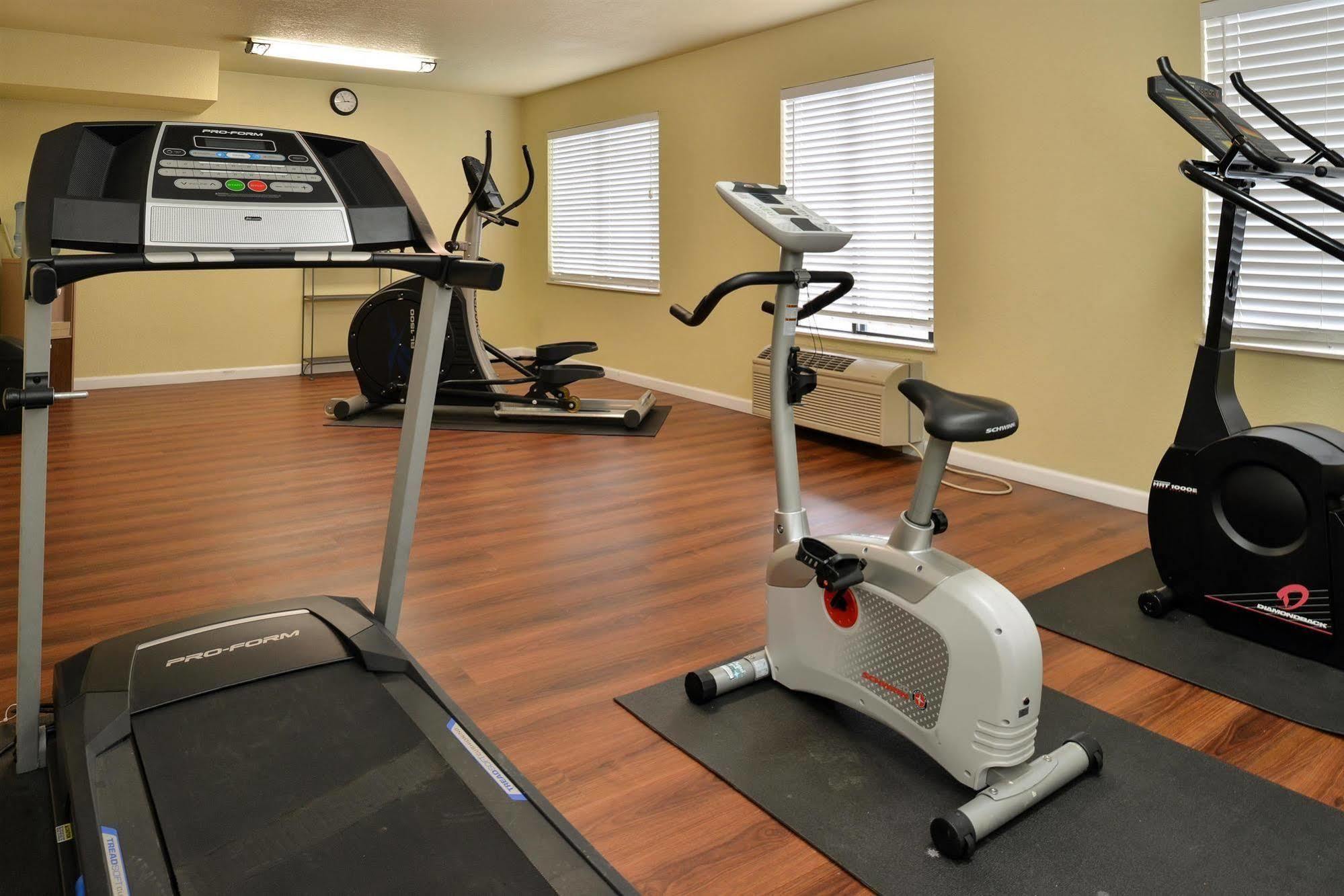 Quality Inn & Suites Fort Worth Extérieur photo